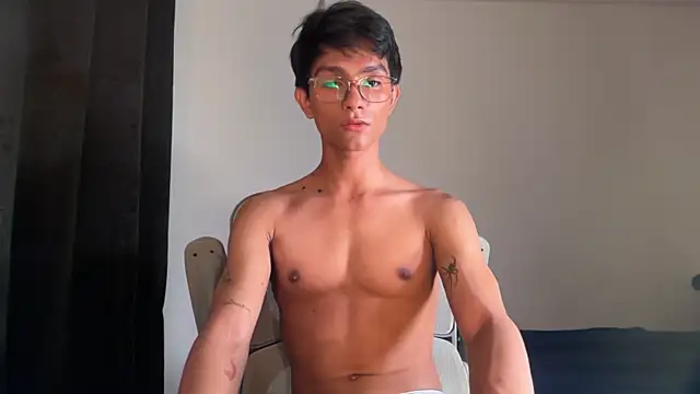 Snapshot of Angel_bunny2 chatting on November 7, 2025, 3:55 am Angel bunny2 online show from November 7, 2025, 3:55 am