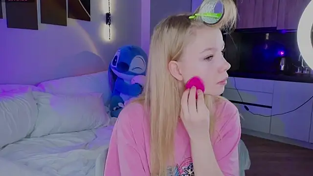 Snapshot of emilyshepar_d chatting on April 1, 2026, 2:13 am emilyshepar d online show from April 1, 2026, 2:13 am