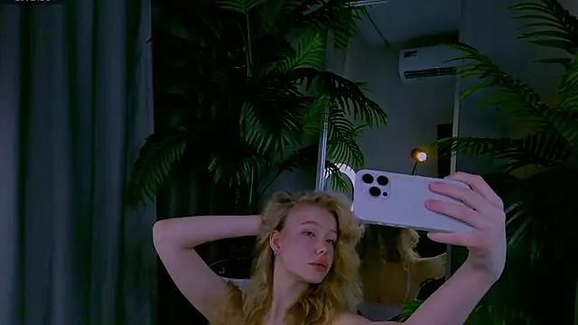 Snapshot of emilyshepar_d chatting on March 18, 2026, 3:20 am emilyshepar d online show from March 18, 2026, 3:20 am