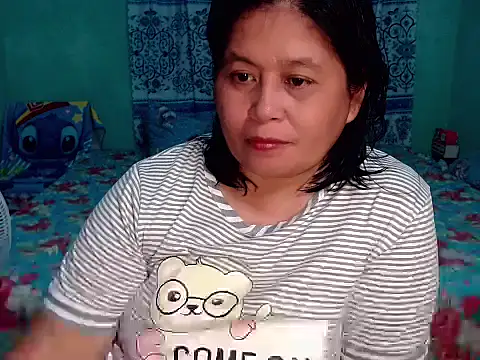 Snapshot of lovelable_smile chatting on June 2, 2026, 1:22 pm lovelable smile online show from June 2, 2026, 1:22 pm