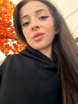 Yesmoree online show from September 25, 2025, 12:33 pm