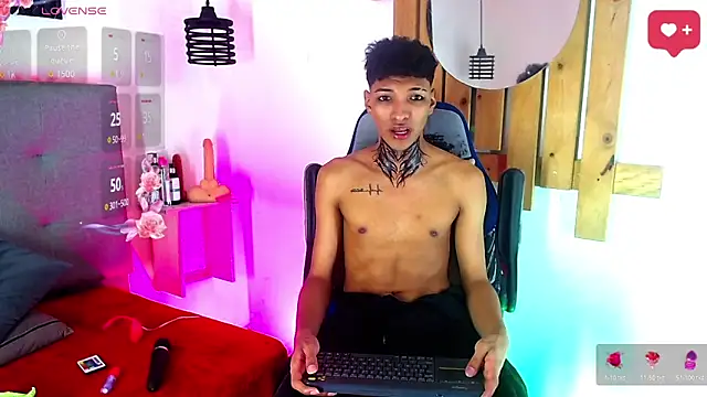 Snapshot of Rick_Wade chatting on December 5, 2025, 2:32 am Rick Wade online show from December 5, 2025, 2:32 am