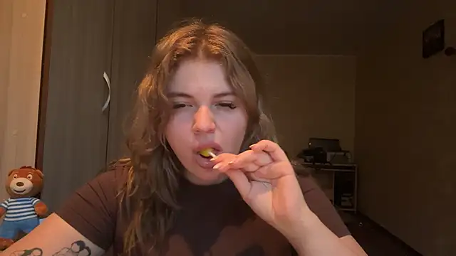 sunshinyflash online show from February 5, 2026, 1:40 pm