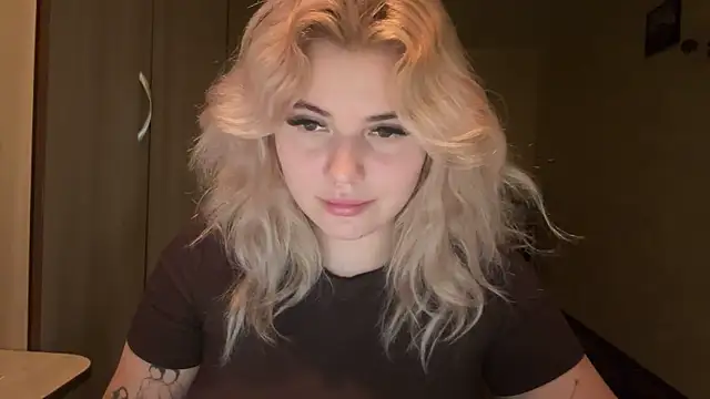 sunshinyflash online show from November 20, 2025, 2:40 pm