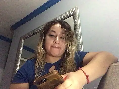 mooniebarbie1 online show from July 28, 2026, 11:17 am