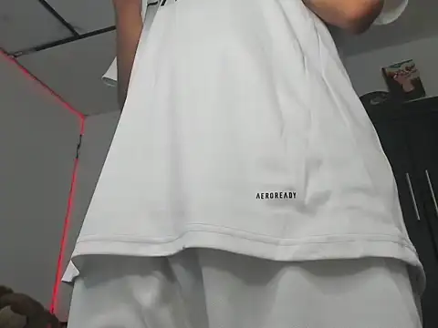 Snapshot of Mateo_Escobar chatting on November 1, 2025, 2:40 am Mateo Escobar online show from November 1, 2025, 2:40 am