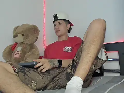 Snapshot of Mateo_Escobar chatting on November 8, 2025, 4:49 am Mateo Escobar online show from November 8, 2025, 4:49 am