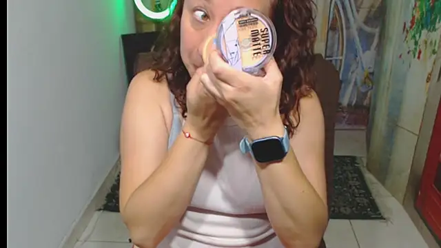 Snapshot of Milf_Valeria chatting on November 27, 2025, 1:55 pm Milf Valeria online show from November 27, 2025, 1:55 pm