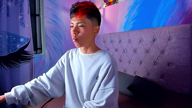 Snapshot of MaxiWildd chatting on October 11, 2025, 12:50 pm MaxiWildd online show from October 11, 2025, 12:50 pm