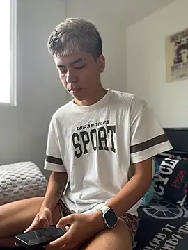 MaxiWildd online show from July 27, 2026, 1:07 pm