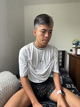 MaxiWildd online show from July 23, 2026, 1:19 pm