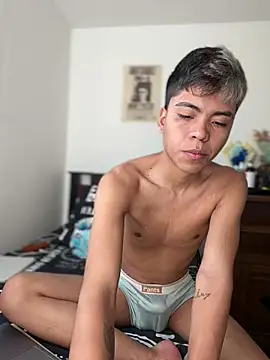 MaxiWildd online show from August 3, 2026, 1:28 pm