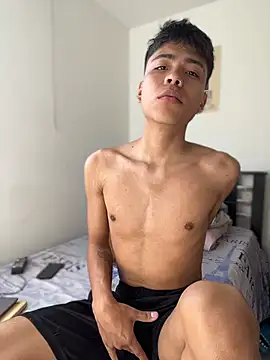 MaxiWildd online show from June 23, 2026, 1:53 pm