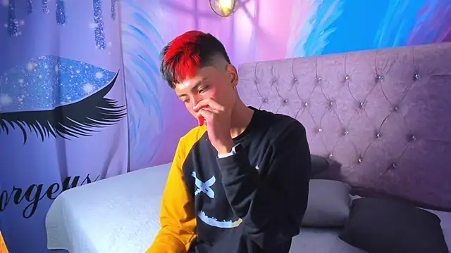 Snapshot of MaxiWildd chatting on October 9, 2025, 1:00 pm MaxiWildd online show from October 9, 2025, 1:00 pm