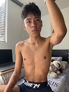 MaxiWildd online show from June 12, 2026, 1:53 pm
