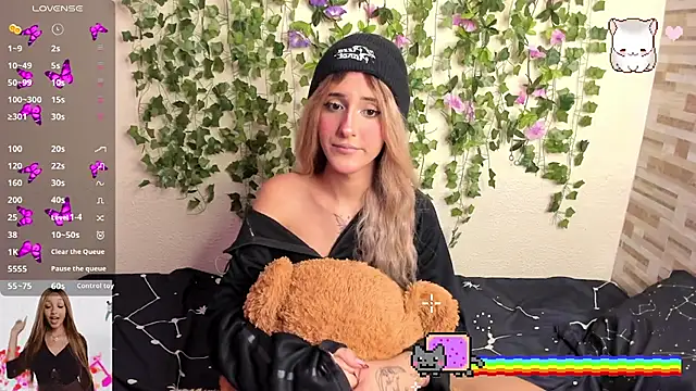 Snapshot of Amy_Moonlight chatting on October 19, 2025, 10:12 pm Amy Moonlight online show from October 19, 2025, 10:12 pm