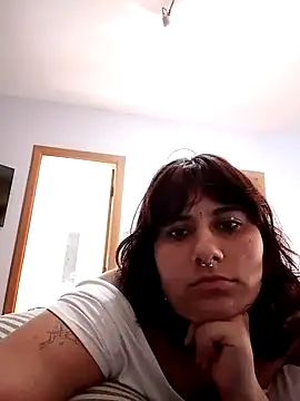 Snapshot of tutermitoa chatting on October 15, 2025, 4:11 am tutermitoa online show from October 15, 2025, 4:11 am