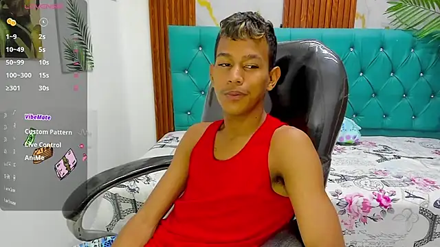 Snapshot of Rory_castro chatting on December 14, 2025, 10:37 pm Rory castro online show from December 14, 2025, 10:37 pm