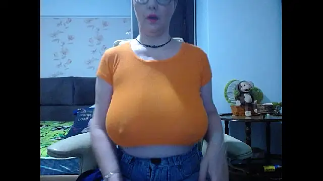 Snapshot of Mary_x chatting on June 17, 2026, 3:17 am Mary x online show from June 17, 2026, 3:17 am