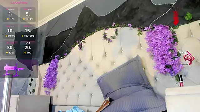 Snapshot of AmbarFoxx_ chatting on June 18, 2026, 9:14 am AmbarFoxx online show from June 18, 2026, 9:14 am