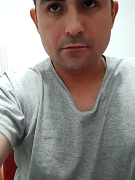 Bradd 32 online show from May 8, 2026, 11:36 am