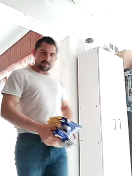 Snapshot of Bradd_32 chatting on November 7, 2025, 4:55 pm Bradd 32 online show from November 7, 2025, 4:55 pm