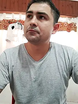 Bradd 32 online show from April 30, 2026, 12:12 pm