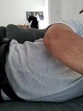 Snapshot of Bradd_32 chatting on November 17, 2025, 4:55 pm Bradd 32 online show from November 17, 2025, 4:55 pm