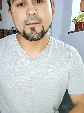 Snapshot of Bradd_32 chatting on November 30, 2025, 5:41 am Bradd 32 online show from November 30, 2025, 5:41 am