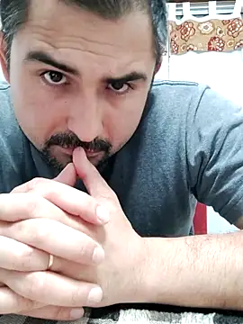 Snapshot of Bradd_32 chatting on November 9, 2025, 2:26 am Bradd 32 online show from November 9, 2025, 2:26 am