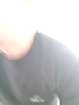 Snapshot of Bradd_32 chatting on October 30, 2025, 4:15 pm Bradd 32 online show from October 30, 2025, 4:15 pm