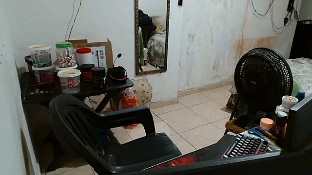 Snapshot of Leonino231 chatting on November 13, 2025, 9:51 pm Leonino231 online show from November 13, 2025, 9:51 pm