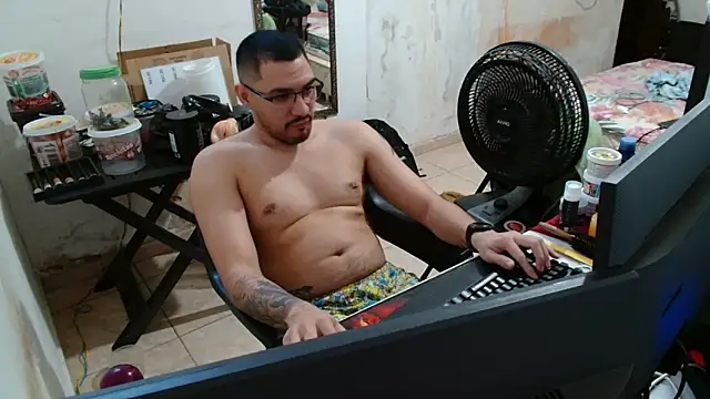 Snapshot of Leonino231 chatting on October 31, 2025, 4:25 pm Leonino231 online show from October 31, 2025, 4:25 pm