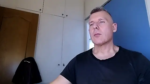 tomfoxcam online show from October 2, 2025, 5:49 pm