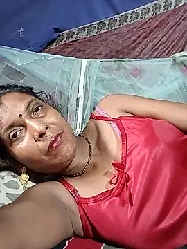 Snapshot of Savita992 chatting on June 5, 2026, 7:47 am Savita992 online show from June 5, 2026, 7:47 am