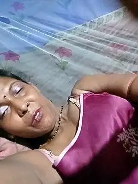 Snapshot of Savita992 chatting on June 11, 2026, 8:50 pm Savita992 online show from June 11, 2026, 8:50 pm