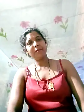 Snapshot of Savita992 chatting on May 13, 2026, 7:32 pm Savita992 online show from May 13, 2026, 7:32 pm