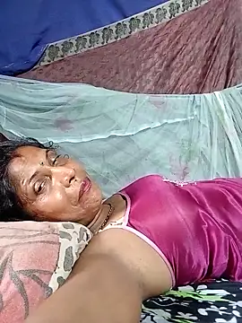 Snapshot of Savita992 chatting on June 16, 2026, 8:58 am Savita992 online show from June 16, 2026, 8:58 am