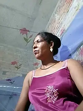 Snapshot of Savita992 chatting on June 15, 2026, 7:35 pm Savita992 online show from June 15, 2026, 7:35 pm
