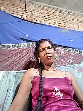 Snapshot of Savita992 chatting on June 18, 2026, 9:14 am Savita992 online show from June 18, 2026, 9:14 am