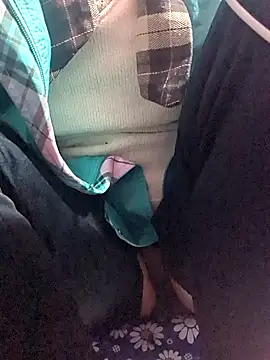 Snapshot of opna8 chatting on February 4, 2026, 11:33 pm opna8 online show from February 4, 2026, 11:33 pm