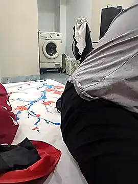 Snapshot of opna8 chatting on February 15, 2026, 1:06 am opna8 online show from February 15, 2026, 1:06 am