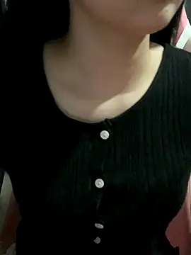 Snapshot of Linhtruong_ chatting on November 4, 2025, 3:32 am Linhtruong online show from November 4, 2025, 3:32 am