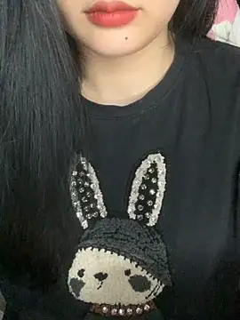 Snapshot of Linhtruong_ chatting on November 5, 2025, 4:15 am Linhtruong online show from November 5, 2025, 4:15 am