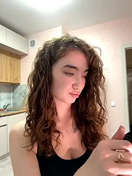 Snapshot of Adelina_Bliss chatting on November 21, 2025, 1:32 pm Adelina Bliss online show from November 21, 2025, 1:32 pm