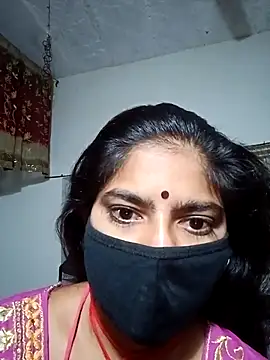 Snapshot of Daisygirl9 chatting on October 26, 2025, 12:33 am Daisygirl9 online show from October 26, 2025, 12:33 am