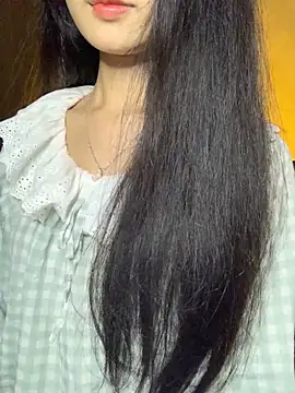 Snapshot of Nhinhi18 chatting on December 5, 2025, 2:37 pm Nhinhi18 online show from December 5, 2025, 2:37 pm