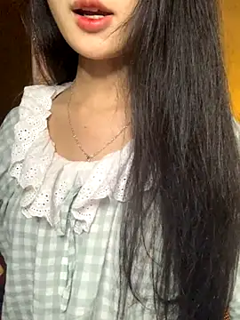 Nhinhi18 online show from December 20, 2025, 3:37 pm