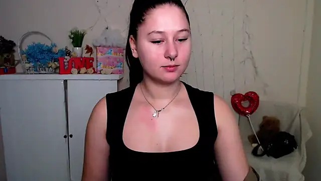 Linda S  online show from November 26, 2025, 11:43 am