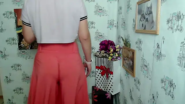 Linda S  online show from September 9, 2025, 10:25 am